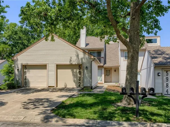5982 N Kansas Ave, Gladstone, MO 64119