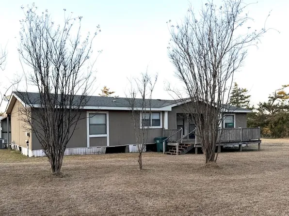 1067 County Road 3224, Center, TX 75935