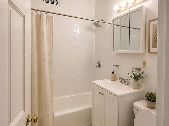 5th image of 317 Hicks St APT 2