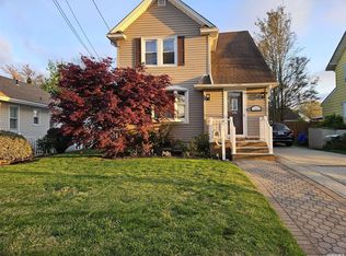 606 Baldwin Ave, Baldwin, NY 11510