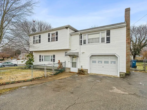 90 Vallaro Rd, Hyde Park, MA 02136