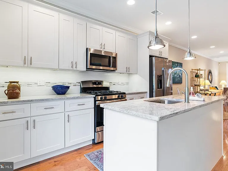 1232 S 23rd St — Photo 5