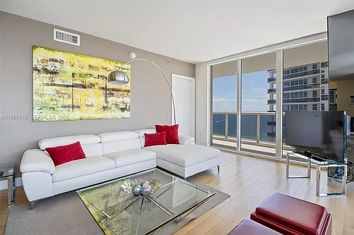 1830 S Ocean Dr #3906 Photo 1