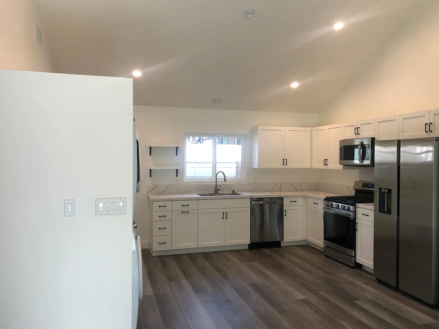 Glade Ave, Canoga Park — Photo 2