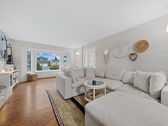 4th image of 19566 Park Rd