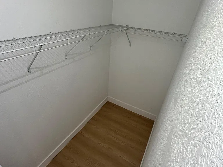 16946 SW 90th Ter — Photo 13