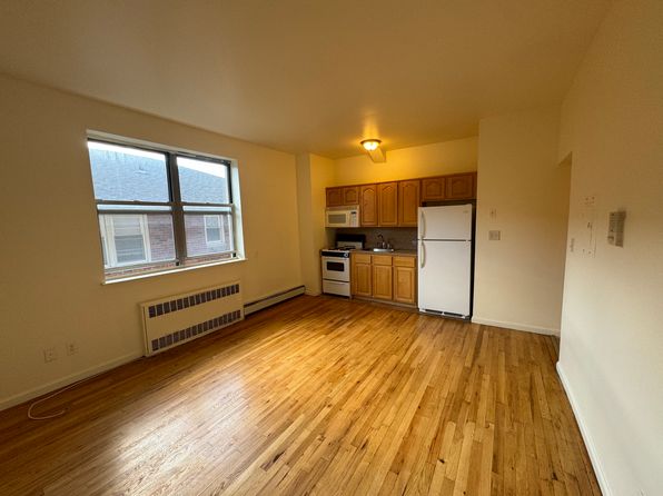 205 W Broadway APT 2A
