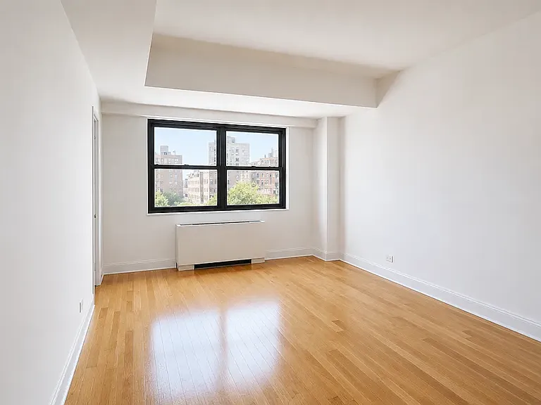 305 E 86th St #PHG — Photo 23