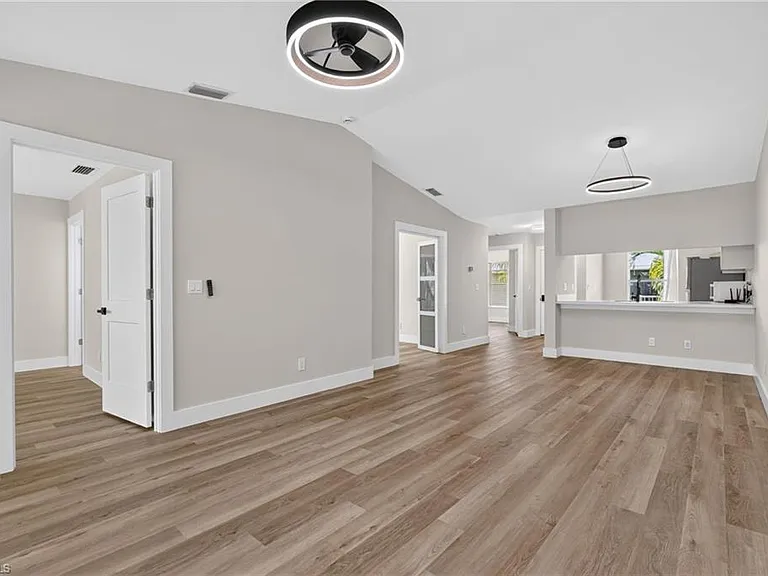 1915 Courtyard Way #202 — Photo 8