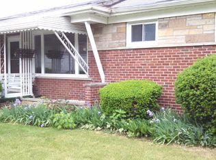 23041 Oneida Ave, Oak Park, MI 48237