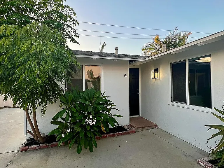 106 E Avenida Ramona #A — Photo 2