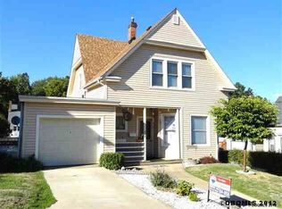 985 W 5th St, Dubuque, IA 52001
