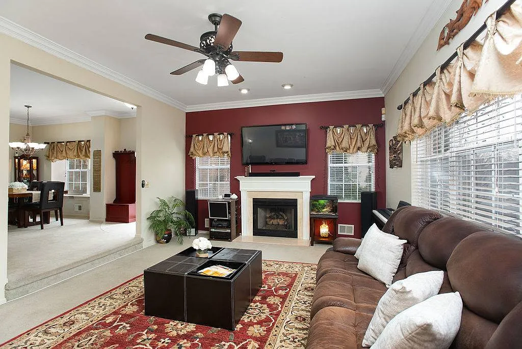 207 Tallwood Ln photo 1
