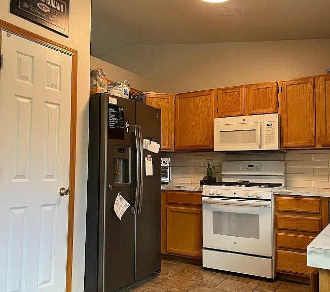 330 Derry Dr — Photo 20