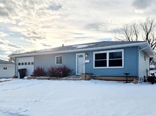 421 14th Ave W, Williston, ND 58801