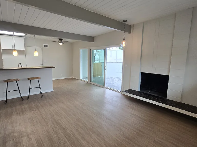 2688 Lake Ave — Photo 4