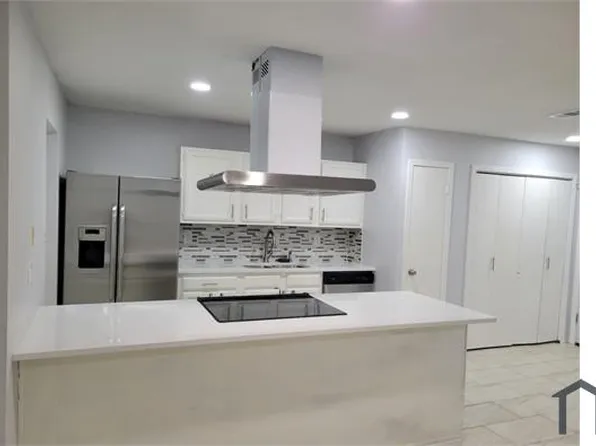 1613 Legend Dr, Garland, TX 75040