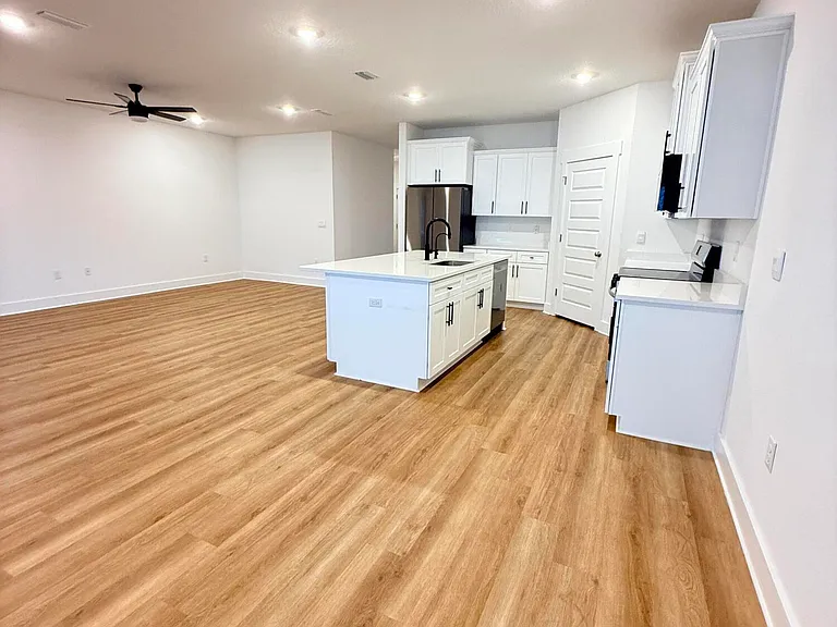 457 Wolcott Way — Photo 4