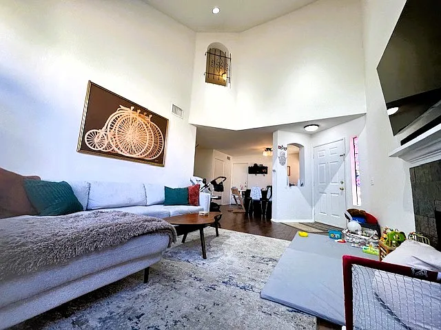 5906 Etiwanda Ave #6 — Photo 2