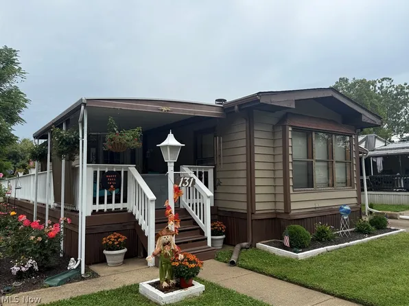 131 Coral Key Dr SE, New Philadelphia, OH 44663