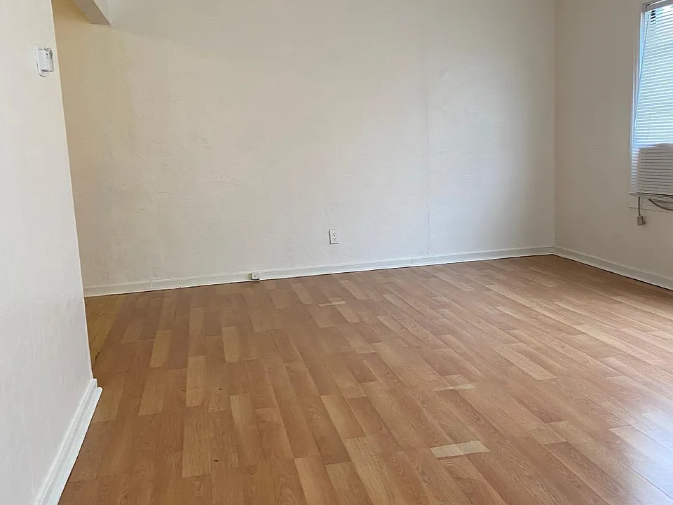 Large living room (from front door)