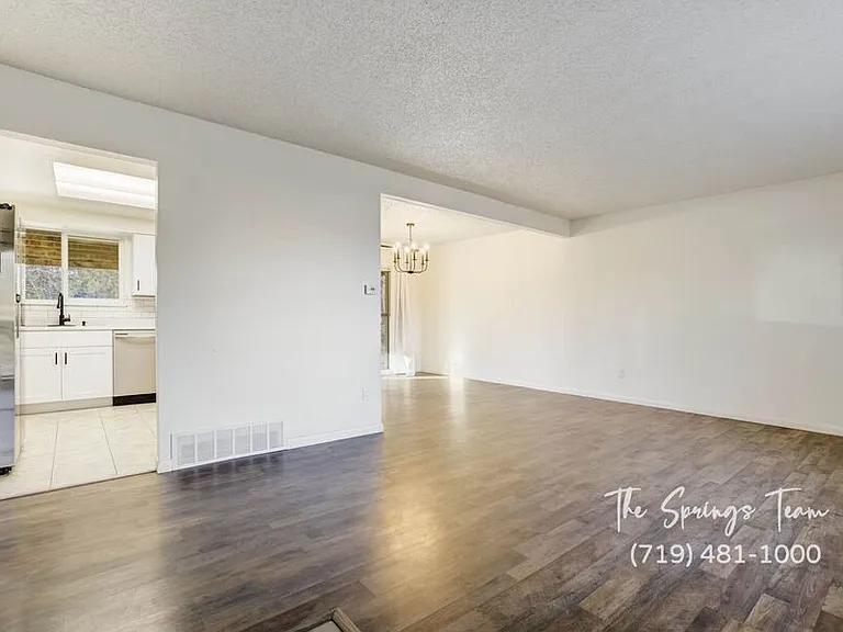 7240 Sullivan Cir — Photo 34