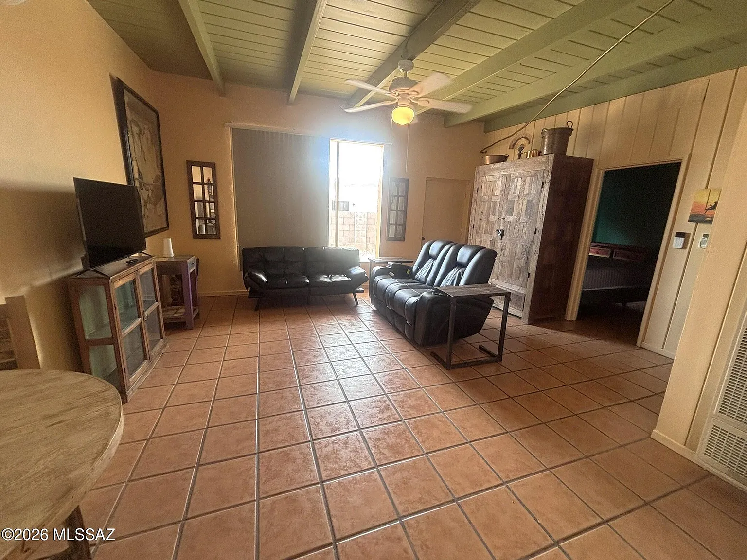 2 bed, 1.0 bath, 5116 sqft, $1,500 — Photo 4