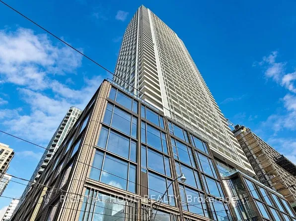 88 Queen St E, Toronto, ON