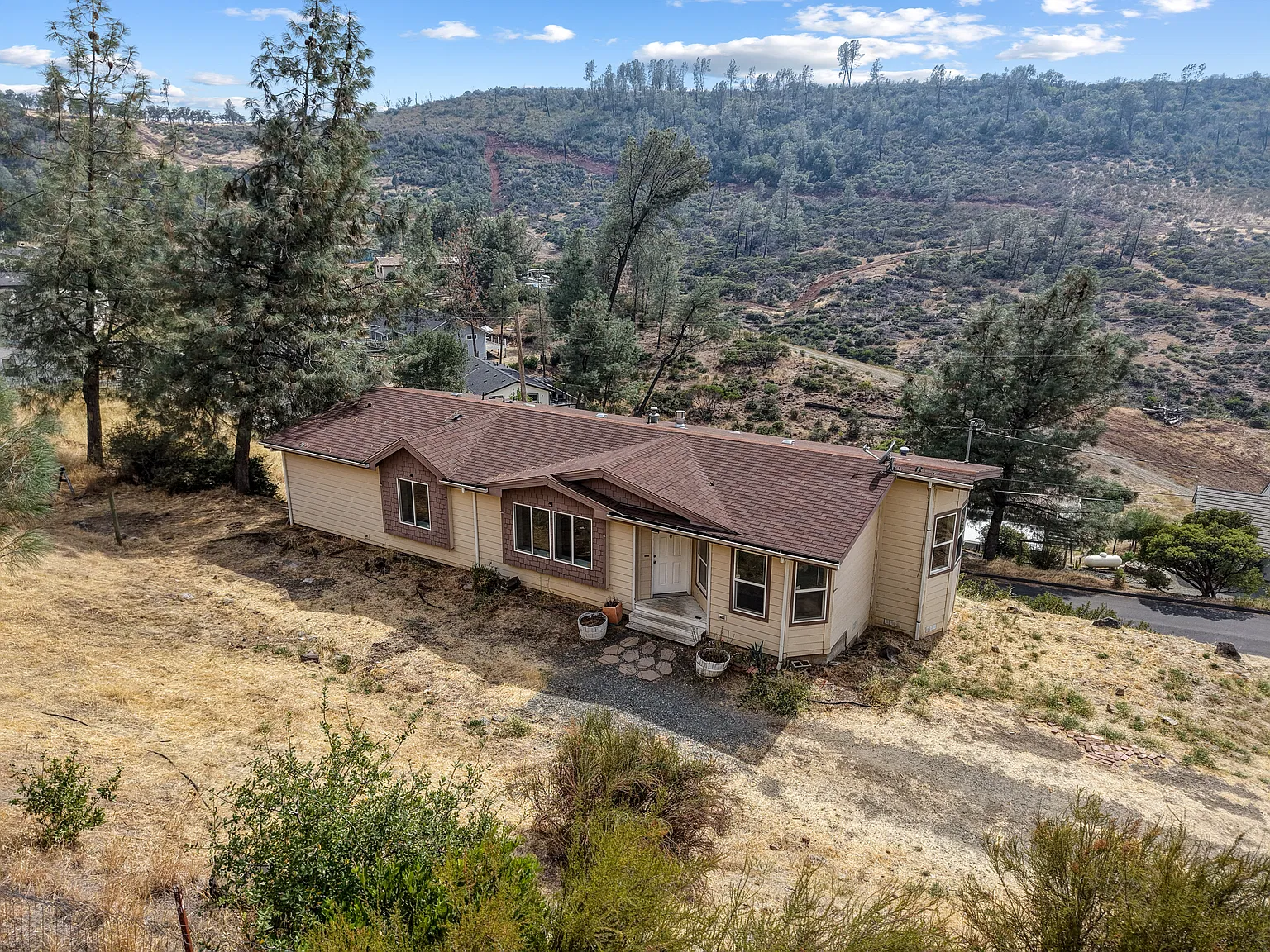 3 bed, 1560 sqft, $2,200 — Photo 1