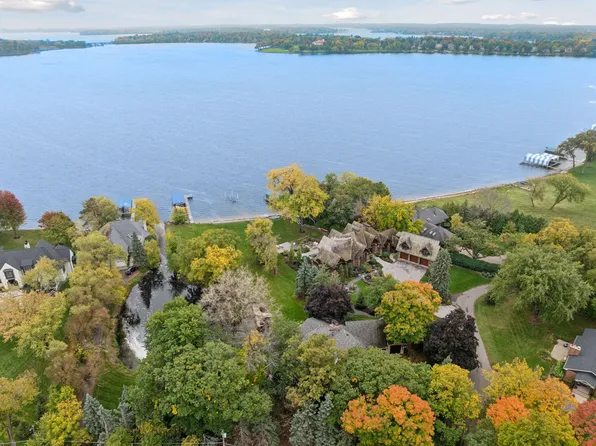 3135 N Shore Dr, Wayzata, MN 55391