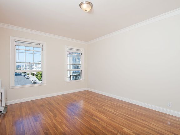 4th image of 3822 Scott St #201