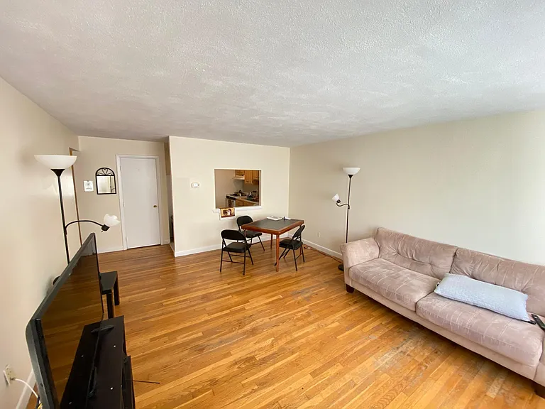 73 Gardner St — Photo 2