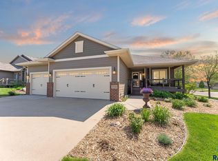 2028 S Shaw Ave, Sioux Falls, SD 57106