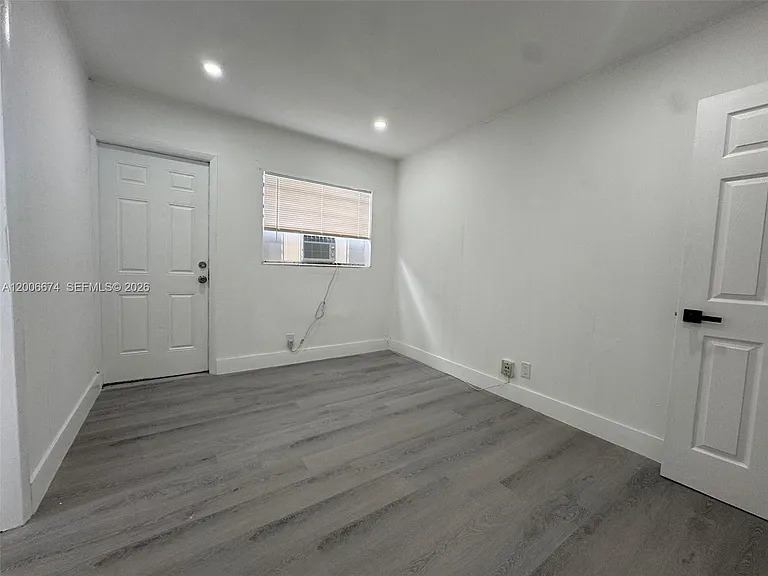 417 NW 2nd Ave #0 — Photo 10