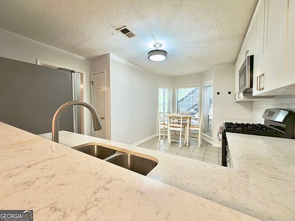 3rd image of 1164 Weatherstone Dr NE