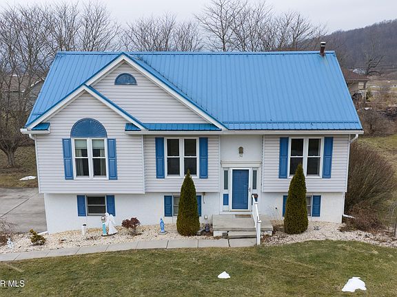 2nd image of 12 S Park Ln