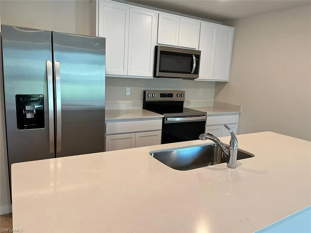 4 bed, 2.0 bath, 1558 sqft, $2,200 — Photo 4