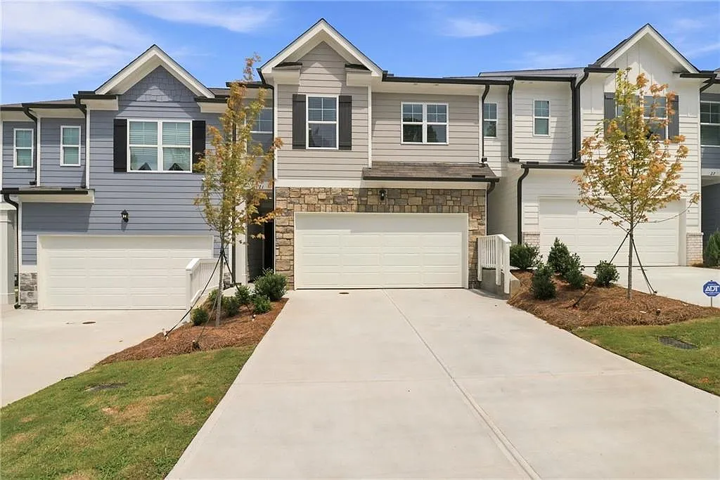 3 bed, 2.5 bath, 1877 sqft, $2,100 — Photo 2