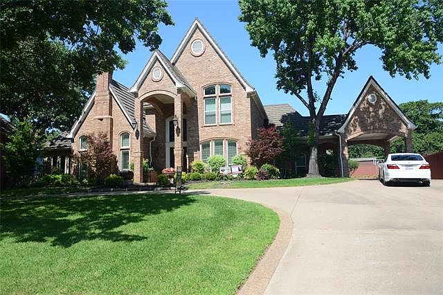 1st image of 4708 Lakeside Dr