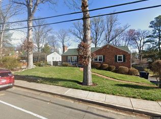 3919 N Chesterbrook Rd, Arlington, VA 22207