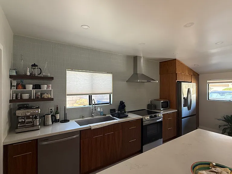 686 S Camino Real — Photo 4