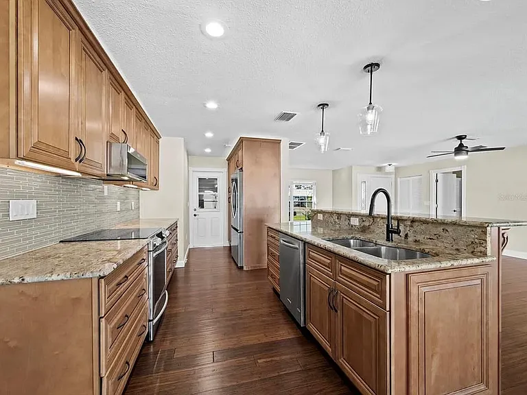 1856 Woodhaven Cir — Photo 8