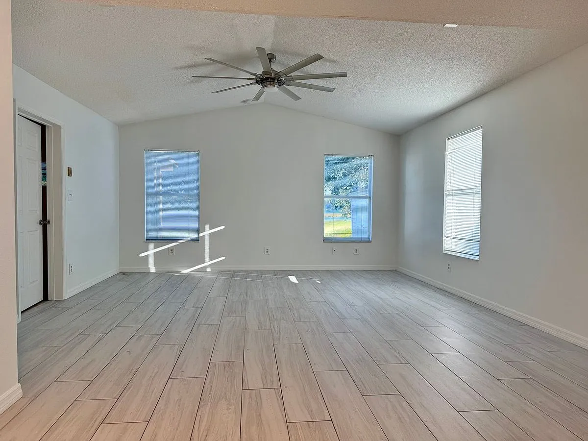 1512 Ison Ln — Photo 3