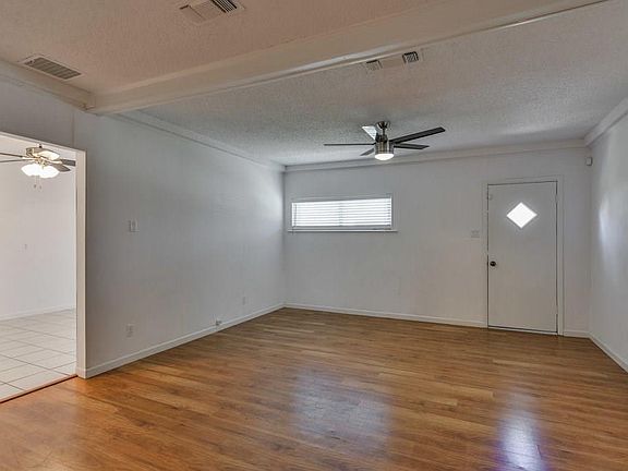 5th image of 621 SE 11th St