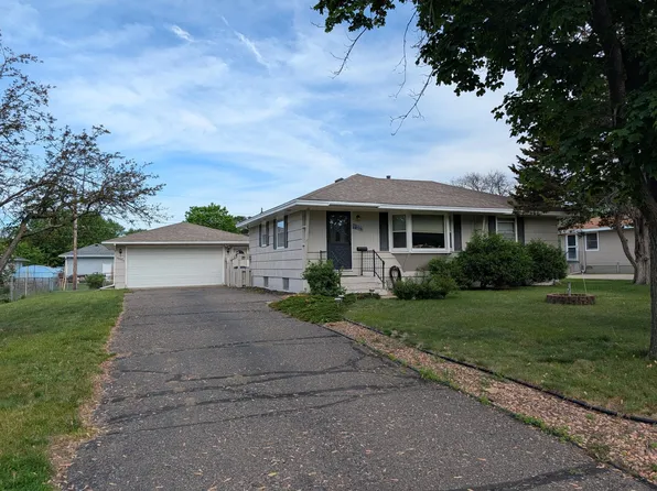 11322 Norway St NW, Coon Rapids, MN 55448