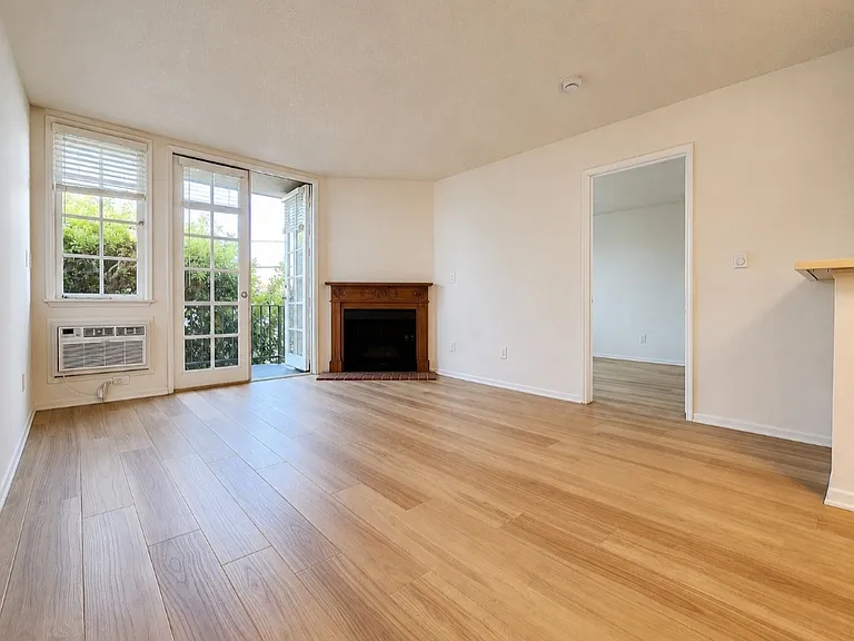 3732 Veteran Ave #203 — Photo 2