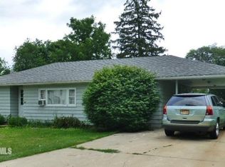 509 N 1st St, Pearl City, IL 61062