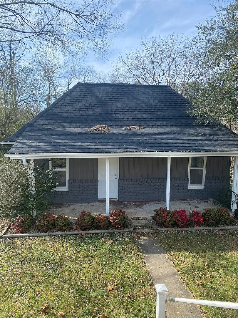 Super Convenient location, 2 Bedroom, 1 Bathroom, Pet friendly! — Photo 1