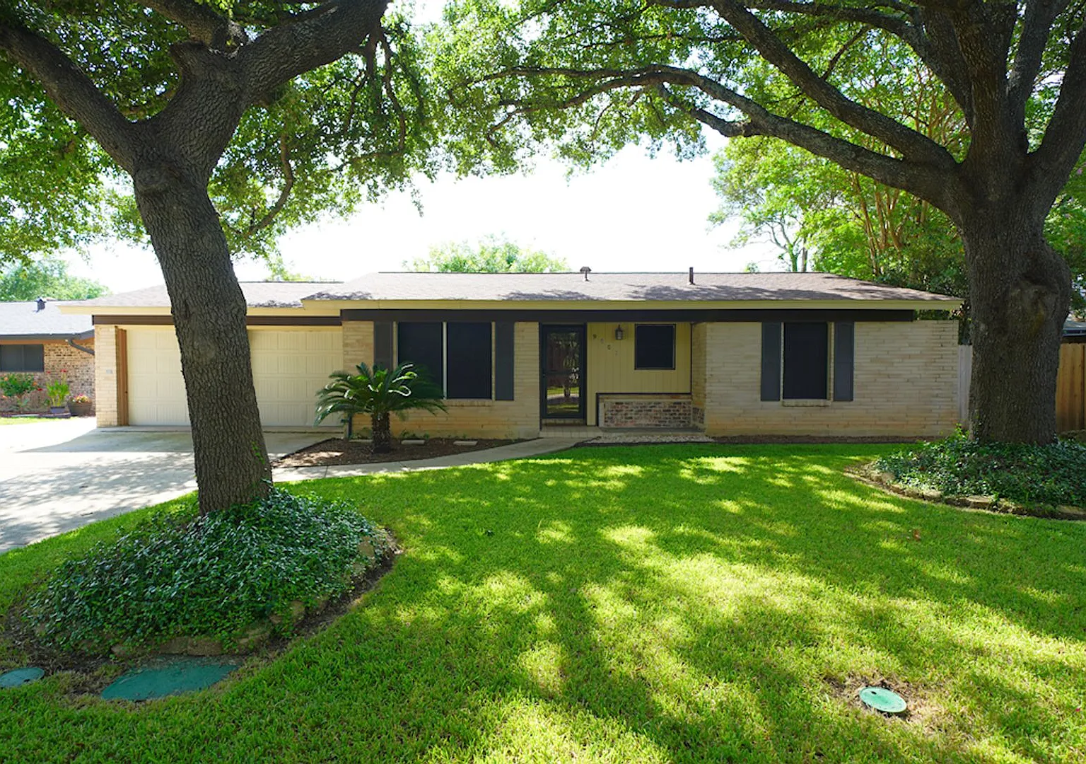 Updated Northeast Park Home Near Loop 410 - Realtor Commission: $500 — Photo 1