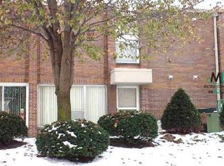 32625 S Five Mile Rd, Livonia, MI 48154